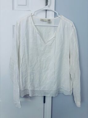 J. Jill Ivory Lightweight V-Neck Long Sleeve Blouse